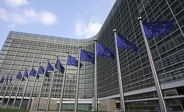 Komisioni Evropian shqyrton vonesat e Ligjit për Inteligjencën Artificiale