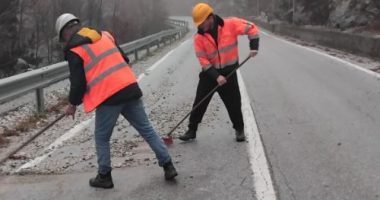 VIDEO/ Moti i keq përfshin vendin. Kukës, të gjitha akset nacionale të qarkullueshme, problem rënia e gurëve