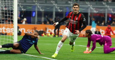 “Djalli” pushton Milanon/ Derbi mbetet i Milan, kuqezinjtë cinikë mundën 0-1 Inter