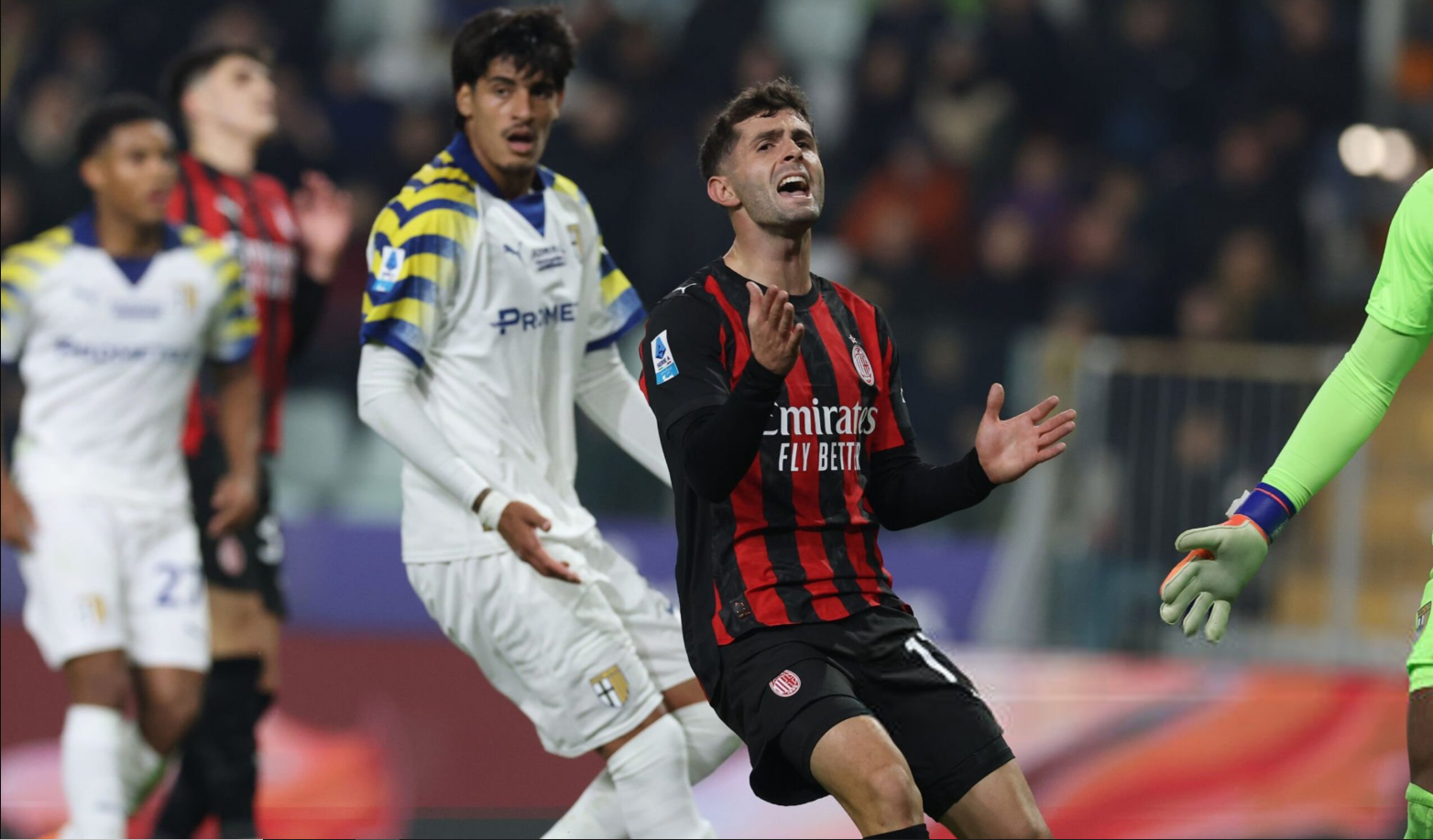 Milan bën  harakiri   Kuqezinjtë dominojnë deri 2 0  por Parma i merr barazimin 2 2