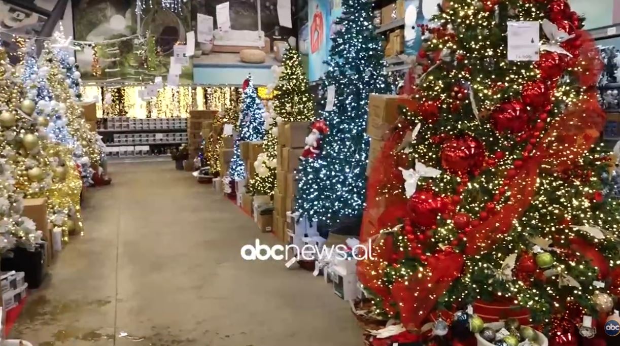  Fshati festiv  në Megatek  Festat e fundvitit  Megatek sjell mijëra produkte