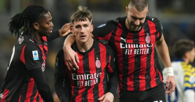 Milan bën “djallin”/ Leao e nxjerr e nxjerr në vend të parë në Serinë A me golin e fitores