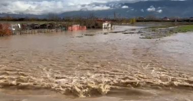 Situata nga moti i keq/ Pogradec, bllokohet rruga në fshatin Peshkepi, Emergjencat Civile në terren