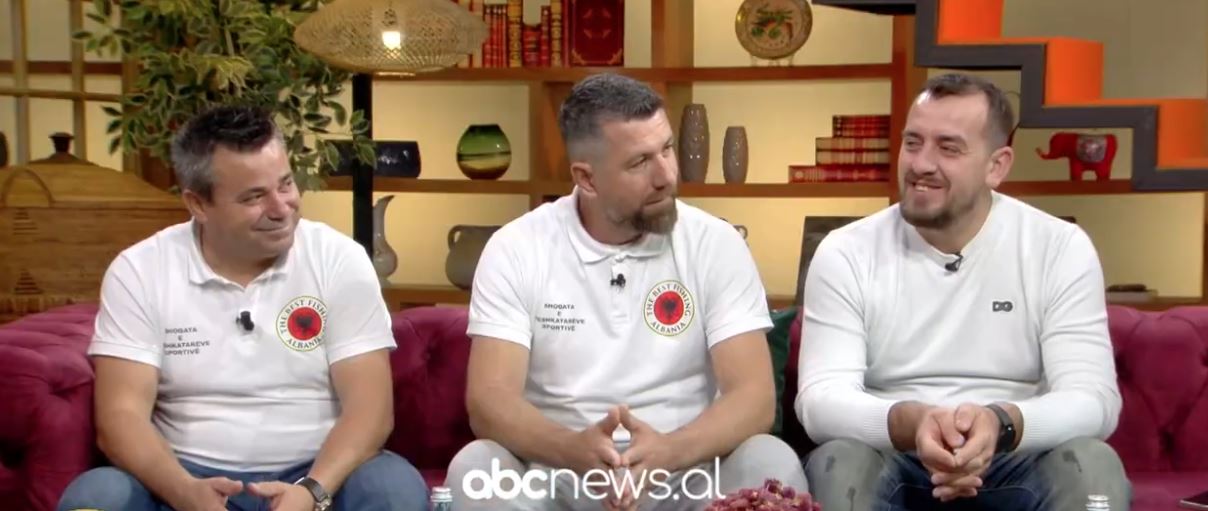 Peshkatarët shqiptarë kampionë në Greqi, ngrenë flamurin kuqezi në Selanik