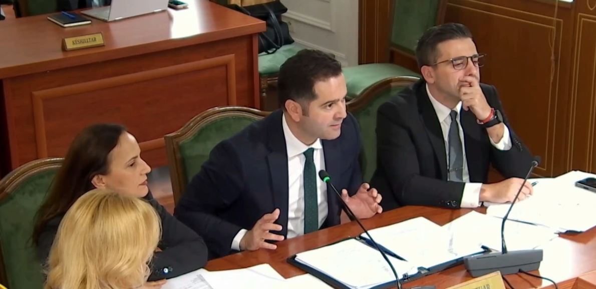 Falen 1 miliardë euro borxhe  Malaj  Shuhen për bizneset detyrimet më të vjetra se 10 vjet