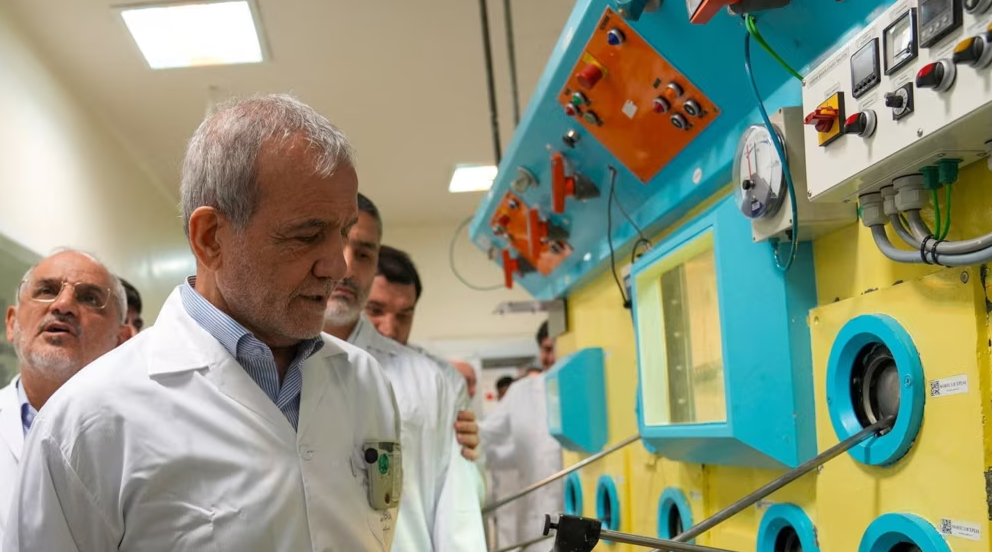 Presidenti i Iranit thotë se Teherani do t’i rindërtojë objektet bërthamore