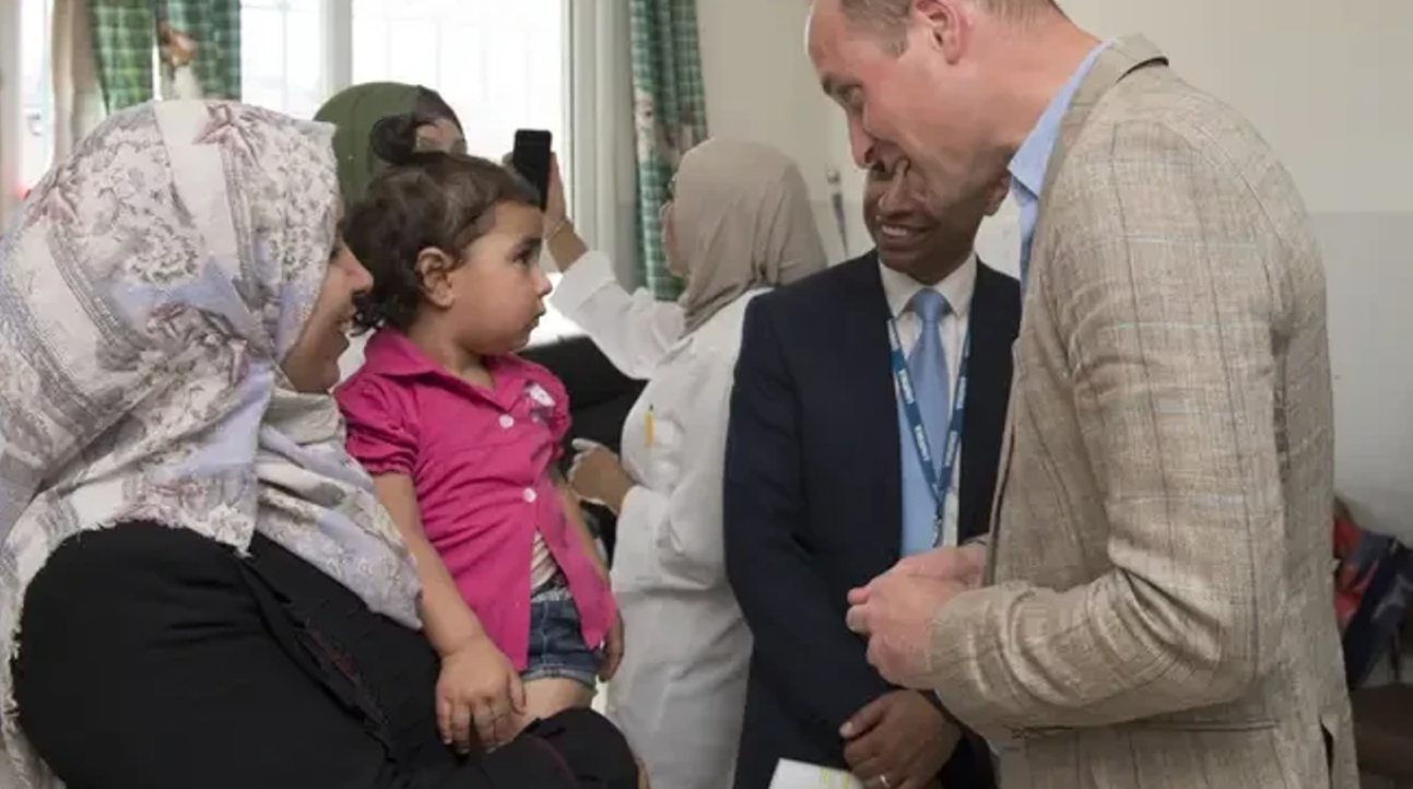Princi William viziton fëmijët palestinezë që po trajtohen në Mbretërinë e Bashkuar