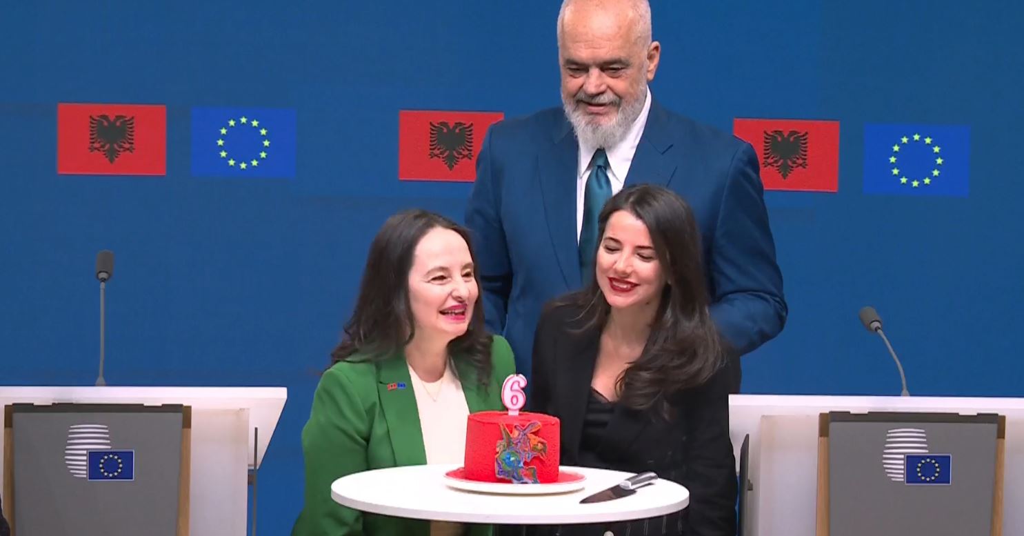  Urime Shqipëri   festë në Bruksel për hapjen e negociatat për grupkapitullin e fundit  Kos  Kjo tregon sa lart keni ecur