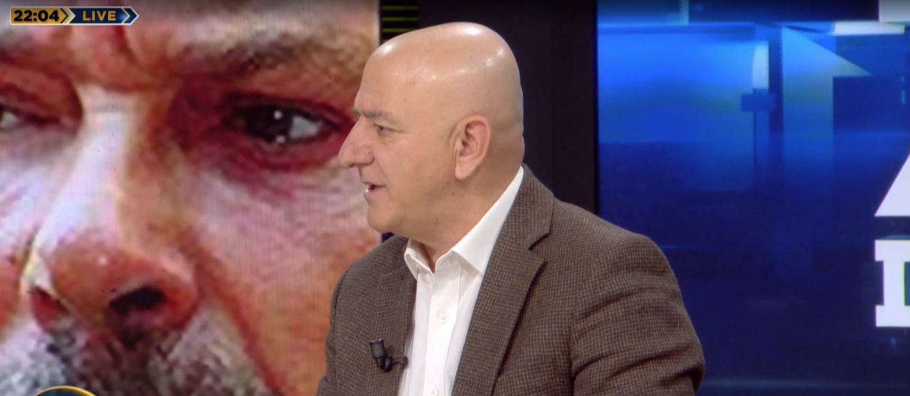  Nano si Chirac  popullor edhe pas vdekjes   Bejko  Si figurë politike  i anojnë më shumë anë pozitive