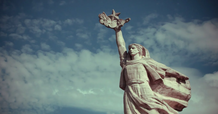 Shqipëria përkujton 81 vjetorin e Çlirimit