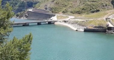 Reshjet mbushin Fierzën/ Niveli i ujit ka arritur në 266 metra, rritet me 3 metra në pak ditë