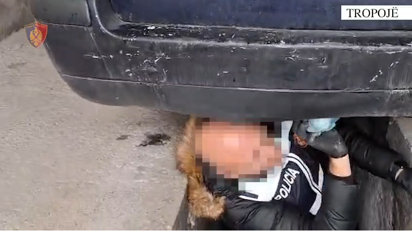 Transportoi me varkë drejt Tropojës drogë e municione luftarake  arrestohet 29 vjeçari