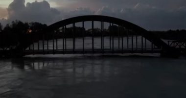 Dita e tretë e motit të keq në Shqipëri/ Vjosa shkon në nivelin 8 metra, evakuohen 10 familje