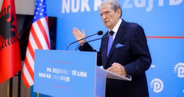 Nga SPAK, në protestë/ Berisha thërret deputetë para kryeministrisë, pas pyetjes në SPAK për “21 janarin”