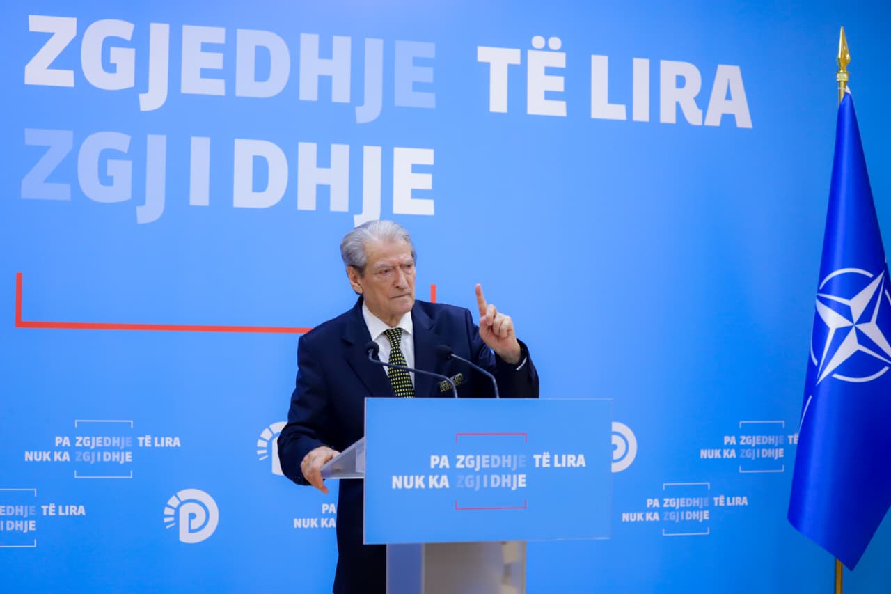 Doktori e dredh sërish  Avokati kërkon shtyrje  Do jetë jashtë shtetit