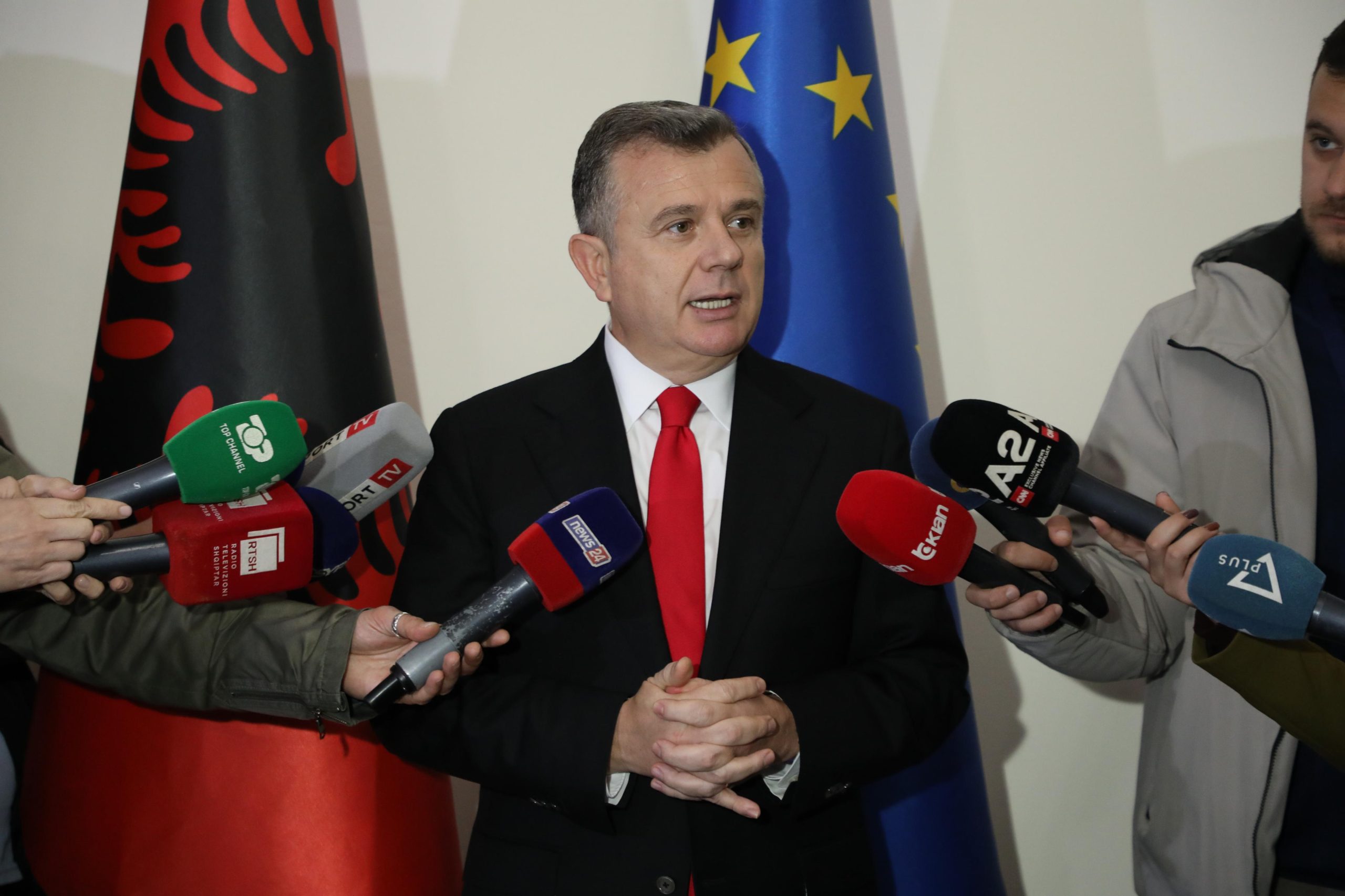 Balla  Berisha të shkojë në SPAK  Kryetari i grupit të PS  Mocioni i PD  rendi i ditës së foltores në bulevard