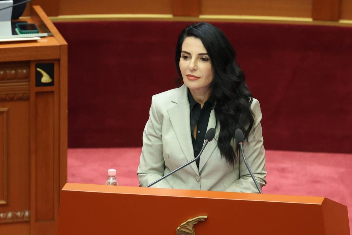 Balluku  qeveria dërgon në Kushtetuese ankimimin për pezullimin e zv kryeministres