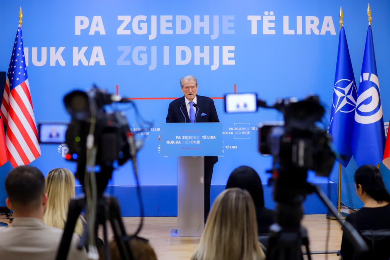 berisha-mbron-bashen-per-21-janarin-hetimet-bashkojne-armiqte-nuk-di-te-kete-urdher