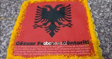 Torta e Pavarësisë në Fier/ Kuq e zi me përbërësit dhe shijen e vendlindjes