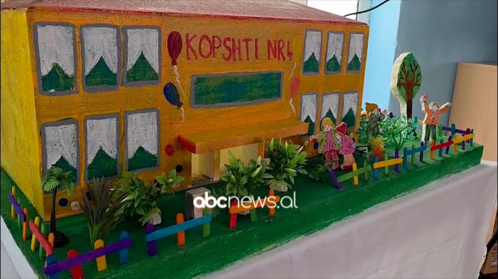 Kopshti i vjetër në Fier  Historia se si u shpëtua godina nga rrënimi