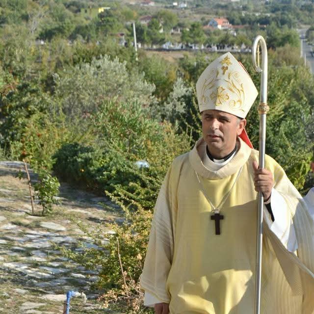 Ndahet nga jeta në moshën 52 vjeçare Ipeshkvi i Dioqezës së Sapës, Imzot Simon Kulli