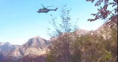 U pickua nga gjarpri/ Forca Ajrore i vjen në ndihmë një shtetasi nga Kosova, ndodhej në një terren të vështirë malor