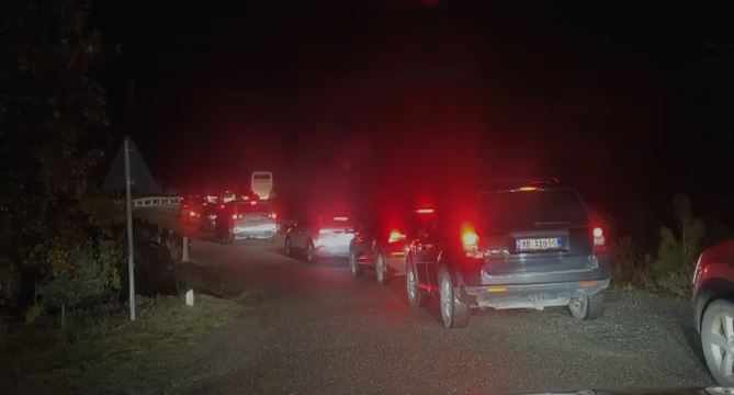 VIDEO/ Aksident me vdekje në rrugën e Kombit, devijohet qarkullimi