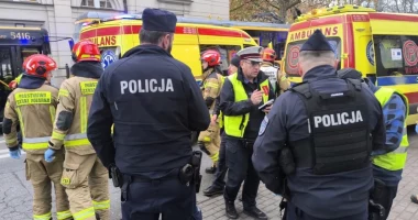 Autobusi përplaset me dy tramvaje, 24 të plagosur në Varshavë