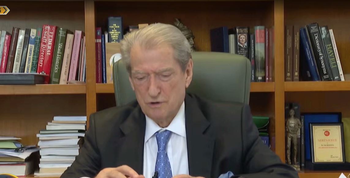 Berisha   i shurdhër  për 21 janarin  Shmang përgjigjet në komunikim virtual me shqiptarët