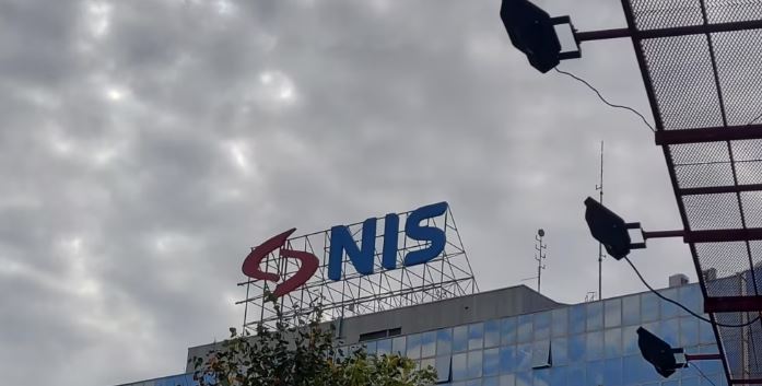 Ruset tërhiqen nga aksionet në NIS  Serbia  Jemi në bisedime me disa kompani serioze
