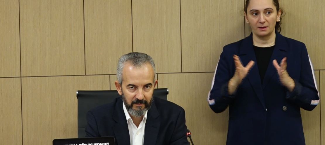 Mbyllja e votimeve   Procesi pa problematika   Celibashi  Para mesditës së hënës mund të përfundojë procesi i numërimit