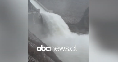 VIDEO/ Lumi Devoll prurje maksimale nga reshjet, hapet porta e parë e emergjencës në kaskadën e Moglicës