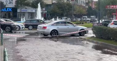 VIDEO/ Bllokohet rruga “Lublin Dilja”/ Elbasan shpërthen tubacioni. Vihet shiriti për arsye sigurie