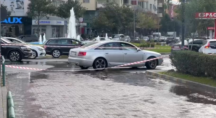 VIDEO  Bllokohet rruga  Lublin Dilja   Elbasan shpërthen tubacioni  Vihet shiriti për arsye sigurie