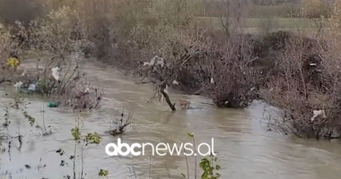 Përkeqësimi i motit/ Korçë, përmbyten banesa, disa fshatra probleme me energjinë elektrike
