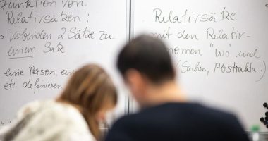 Studimi: Kush flet më shumë gjuhë, plaket më ngadalë!