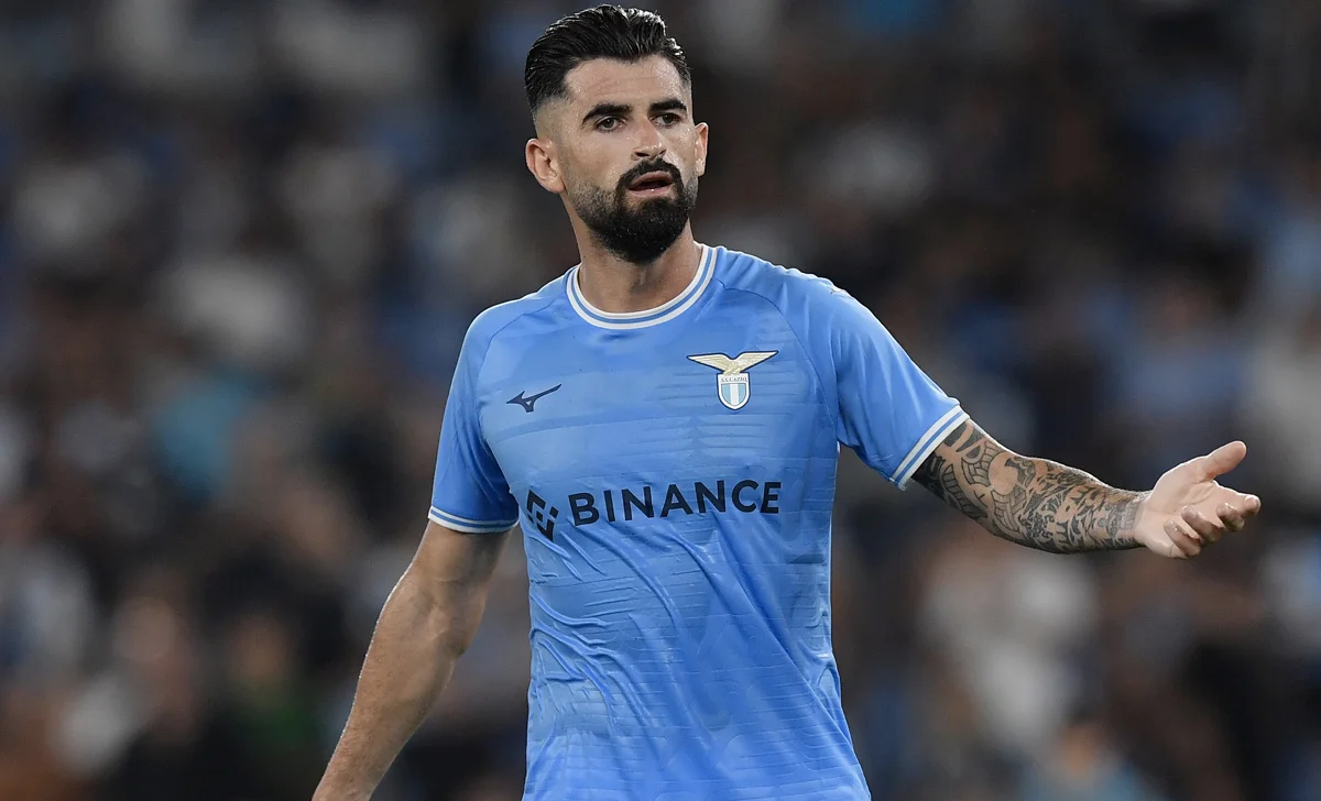 Hysajt i tregohet porta  Mbrojtësi kuqezi mund të largohet këtë sezon nga Lazio