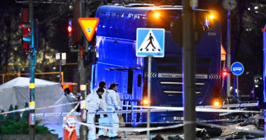 Autobusi përplaset në një stacion në Stokholm, disa të vdekur