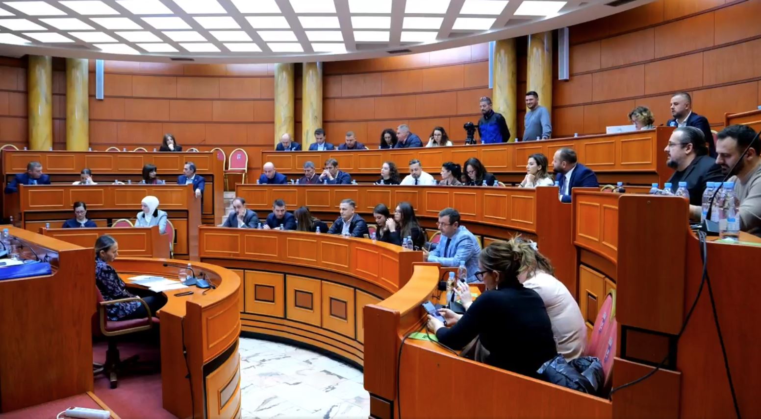 Mbledhje pa kryetar  Këshilli Bashkiak i Tiranës  pa praninë e Veliajt