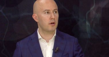 Skandal në Ukrainë, ministrat vjedhin 100 milionë dollarë/ Krisafi: Dyshohet për përfshirjen e Zelenksyt. Softa: Paratë u transferuan në Moskë