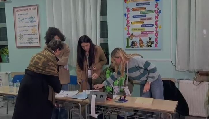 Zyrtarisht mbyllet votimi ne Mat  Proces pa incidente  pjesëmarrja rreth 40 