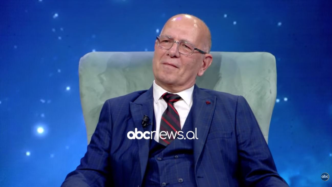 Një  dashnor   muzike si Nestor Kraja  Veprën për piano  ia kam dedikuar një gruaje  mbart inicialet e saj