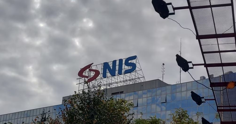 Rusët pajtohen për shitjen e aksioneve të tyre në NIS