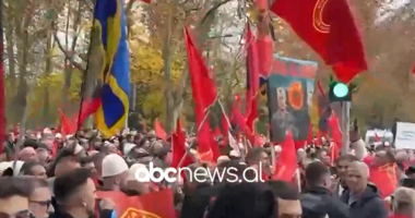 Protestë për çlirimtarët/ Kërkohet drejtësi në Strasburg për ish-krerët e burgosur të UÇK