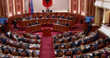 Seanca maratonë në Kuvend/ Projektbuxheti 2026 miratohet në parim me 83 votat e PS, opozita votoi kundër