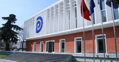 Gratë e PD, kërkesë Begajt/ “Presidenti të mos dekretojë ligjin për barazinë gjinore”