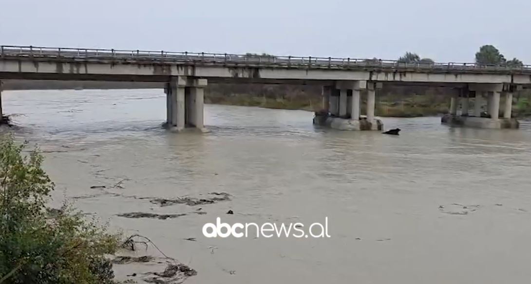 Finiqi  më i dëmtuari nga reshjet  Evakuime në Lezhë  Shtim i prurjeve mund të nxjerrë Vjosën nga shtrati