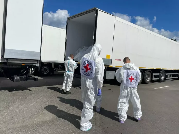 Rusia i dorëzon Ukrainës trupat e pajetë të 1 000 ushtarëve