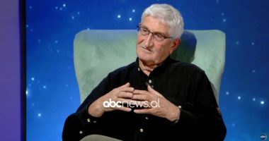 Rrëfimi pas 45 vitesh i Ylli Beqirit / Artisti që i dedikoi jetën, skicave të kostumeve dhe skulpturës