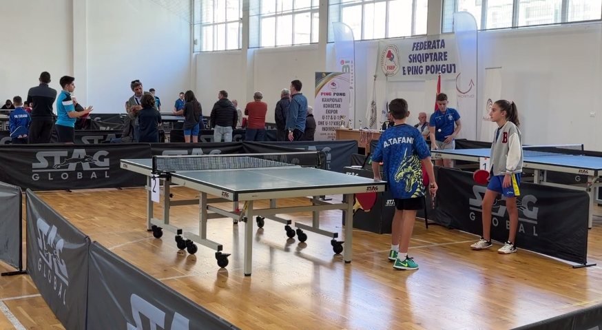 Kampionati kombëtar i ping-pongut/ Lezhë, pjesë e garës rreth 90 sportistë të moshës 15-17 vjeç